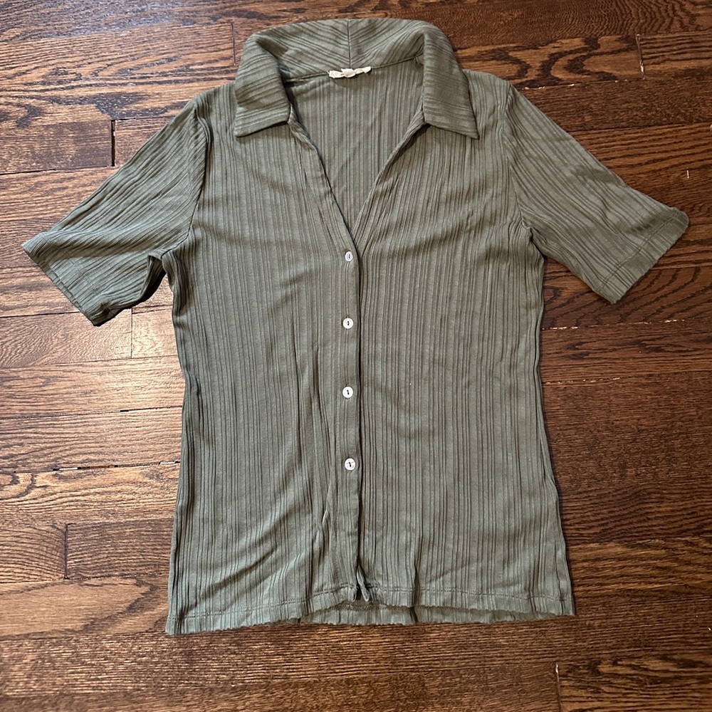 Madewell Olive Green Ribbed Short Sleeve Button-Up Top